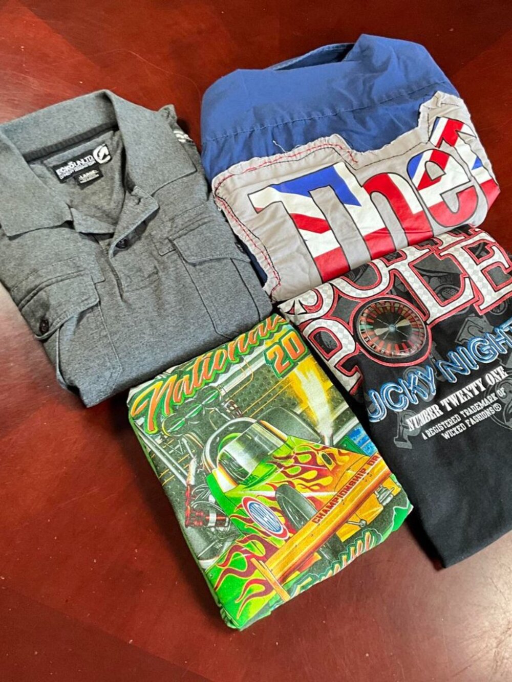 VTG Y2K Bold Grundge Skater Graphic Tee Button Shirt Bundle Of 4 (Large)
